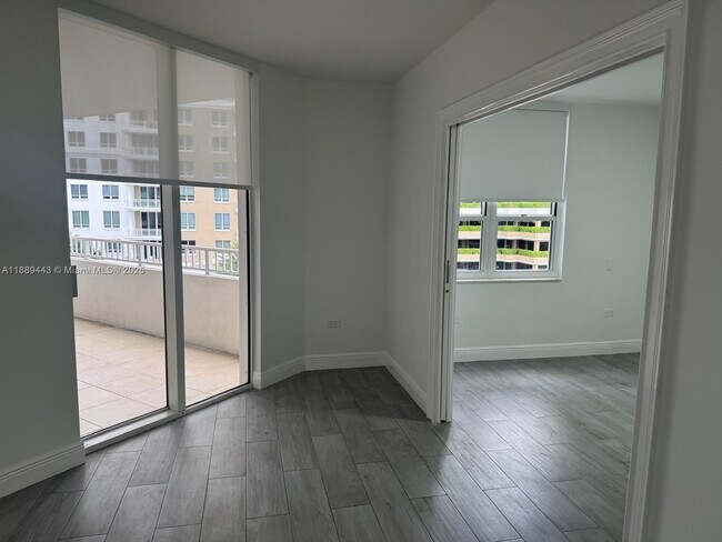 Building Photo - 701 Brickell Key Blvd