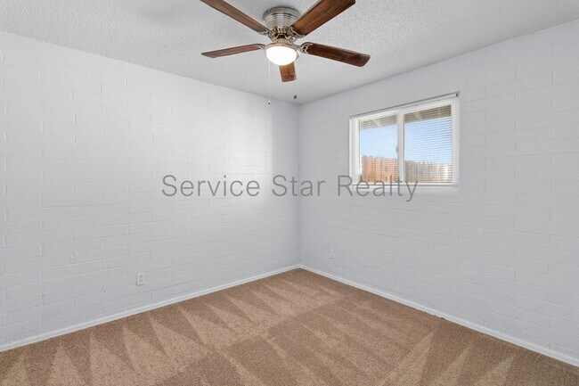 Building Photo - 1638 W Desert Cove Ave