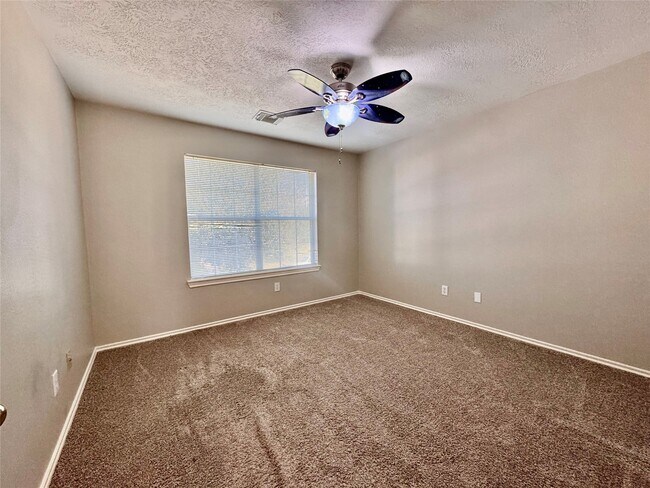 Building Photo - 10630 Acacia Forest tr