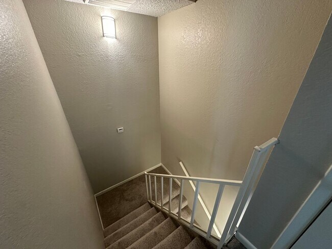 Building Photo - 3BD/2BA Townhouse located on the Germantown/Memphis Line!