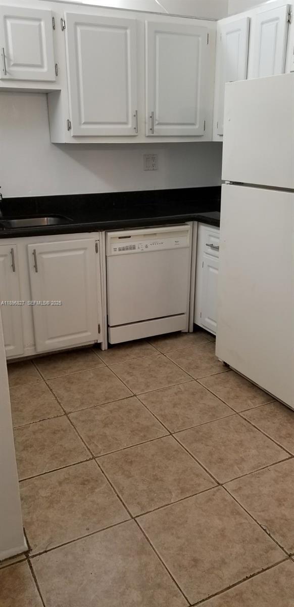 Building Photo - 11614 Royal Palm Blvd