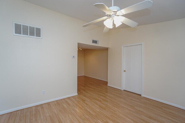 Building Photo - 2110 Wilcrest Dr