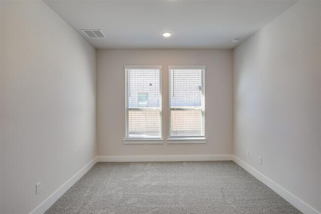 Building Photo - 2900 Miletto Dr