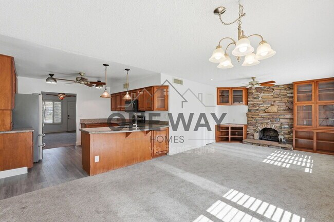 Building Photo - 5749 S Farmer Ave