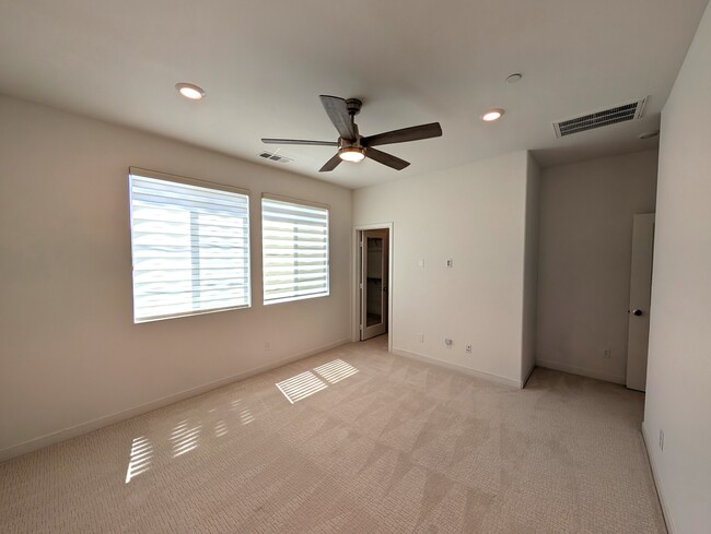 Building Photo - 27414 N Arborview Ln