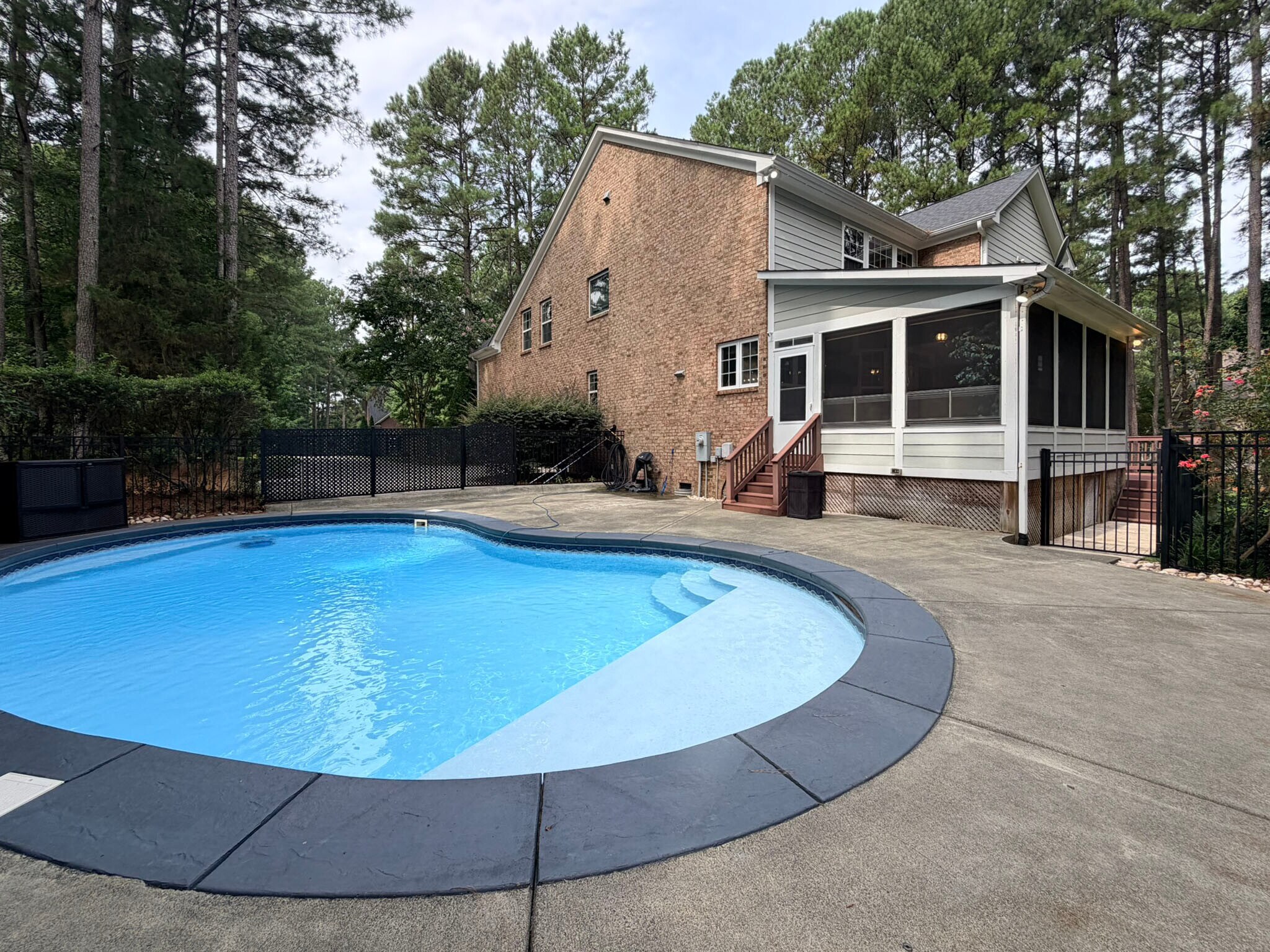 Building Photo - 5604 Pine Rock Ct