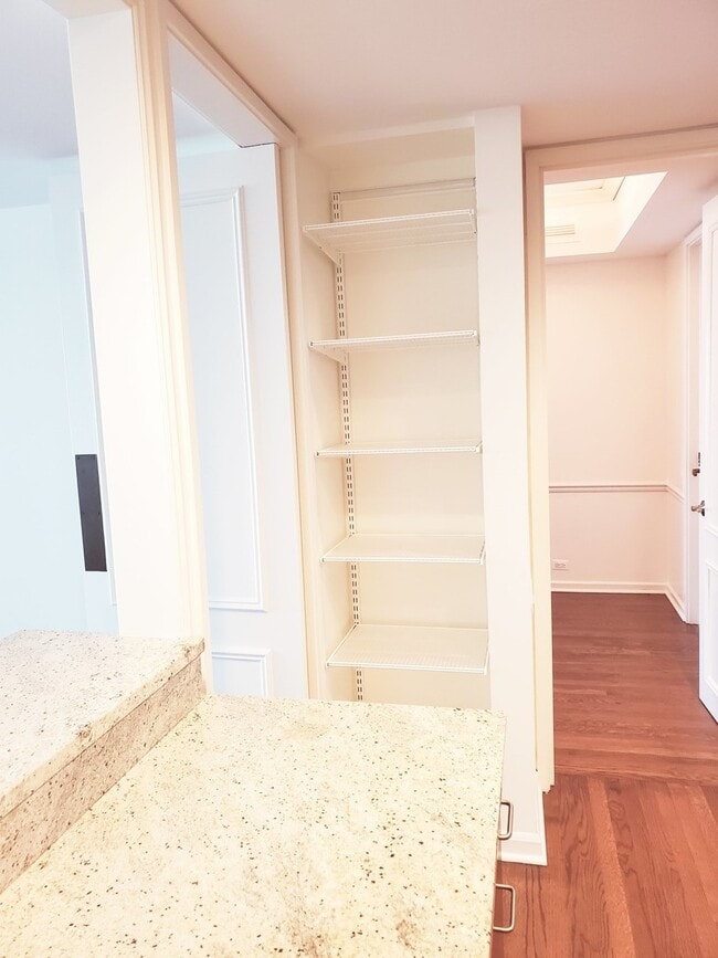 Building Photo - 180 E Pearson St