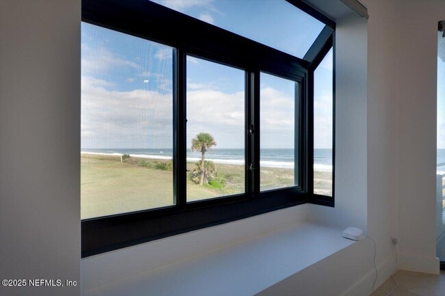 Building Photo - 739 Spinnakers Reach Dr