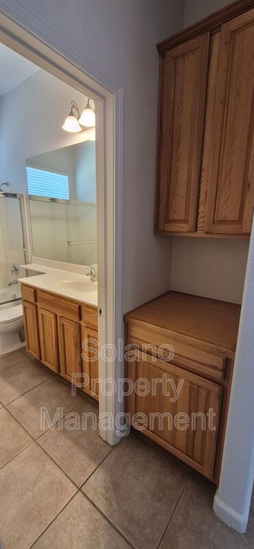 Building Photo - 1085 Crystal Springs Dr