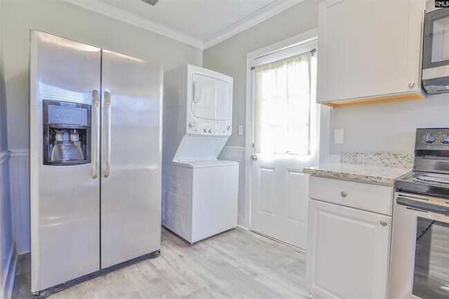Building Photo - Adorable 3BR/1.5BA Renovated Bungalow Near USC – PRE-LEASING FOR 2026-2027 SCHOOL YEAR