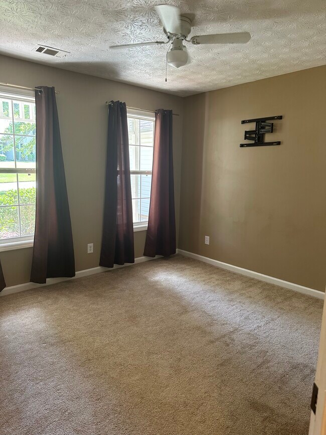 Building Photo - 6317 Compass Dr