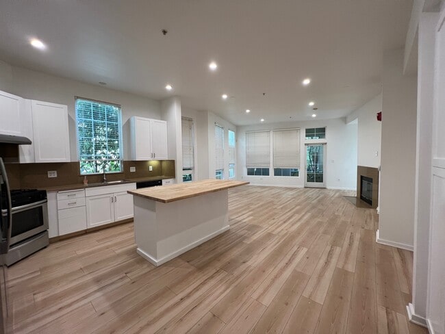 Building Photo - 13020 Pacific Promenade