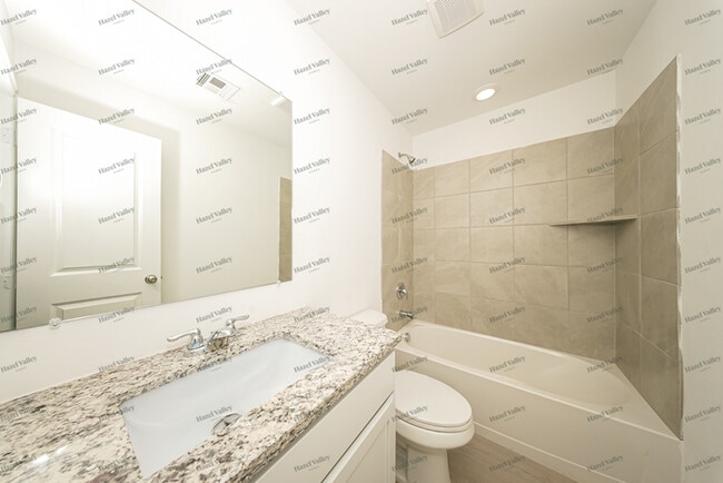 Building Photo - 2000 Wolford Wy