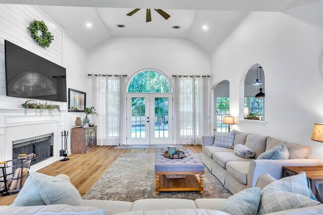 Building Photo - Gorgeously Updated 4 Bed/3.5 Bath in Tranquilla Hall - Buckhead