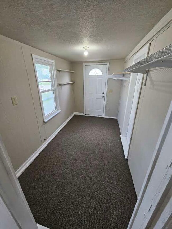 Building Photo - 405 W Pearl St