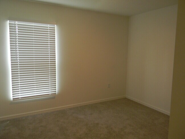 Building Photo - 491 Windswept Ave SW