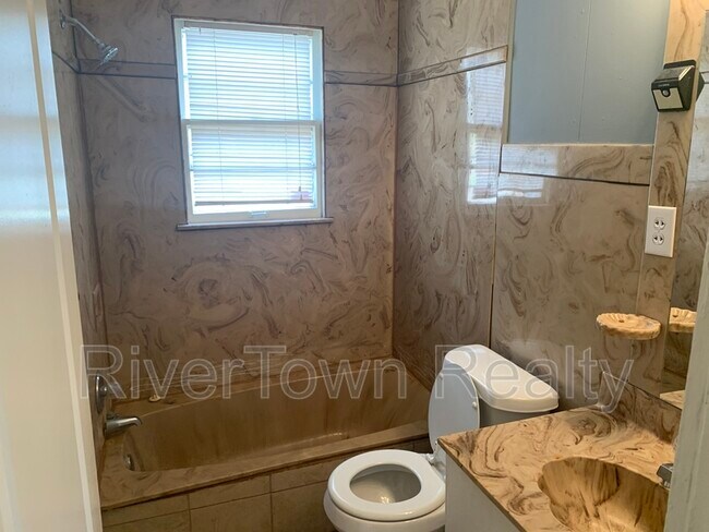 Building Photo - 2718 Windsor Pkwy