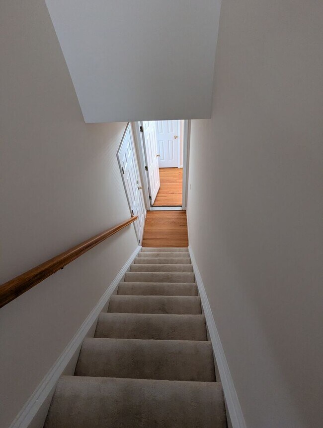 Building Photo - Spacious 4-Bedroom, 3-Bath Home in Parkside!