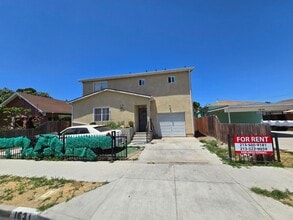 Building Photo - 85(1631)