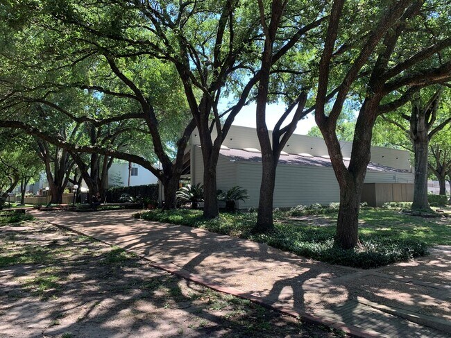 Building Photo - 1615 Prairie Mark Ln