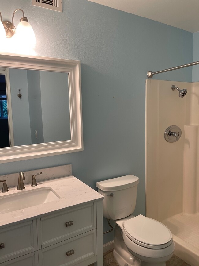 Building Photo - 1742 Shepherd Dr