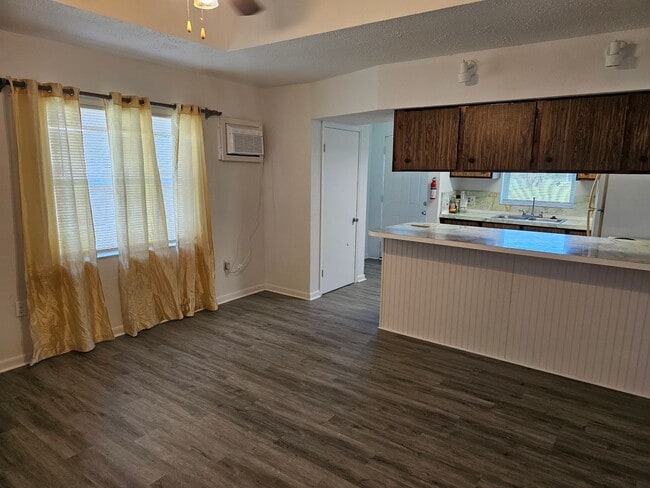 Building Photo - 1 Bed 1 Bath Near Downtown, Baldwin Park &...