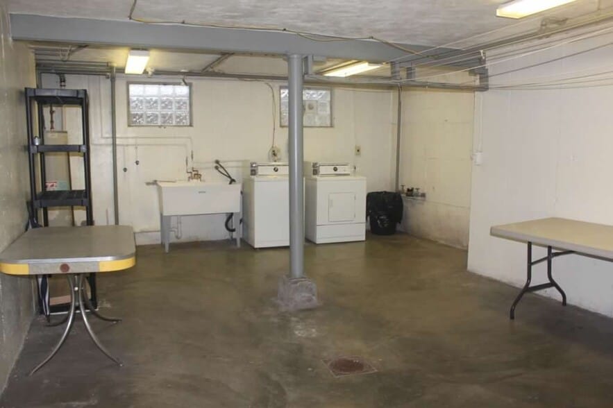 Laundry Services - 6101 Dryden Ave