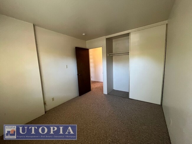 Building Photo - Bright and cozy 2-Bedroom, 2 Bathroom loca...
