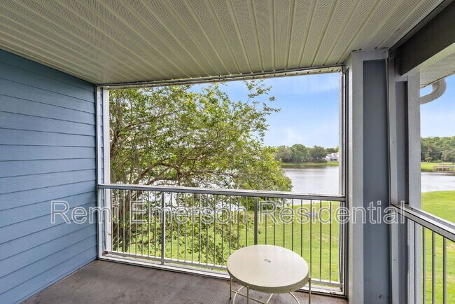 Building Photo - 2533 Grassy Point Dr