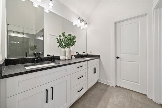 Building Photo - 104 Pearl St