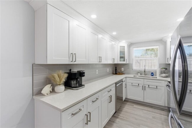 Building Photo - 7608 Sue Ellen Dr