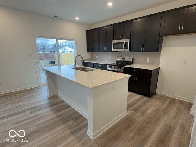 Building Photo - 3479 Seminole Dr