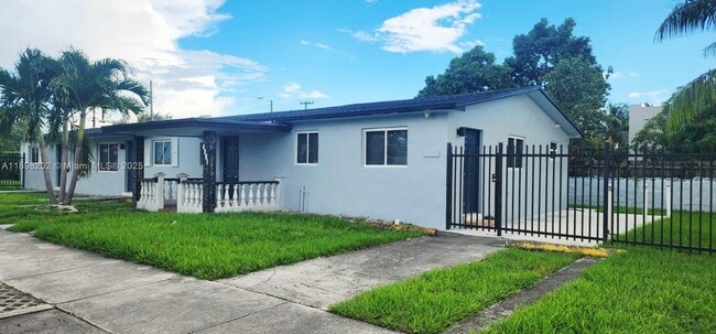 Primary Photo - 2240 NW 18th St
