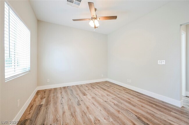 Building Photo - 5018 Holt Ave