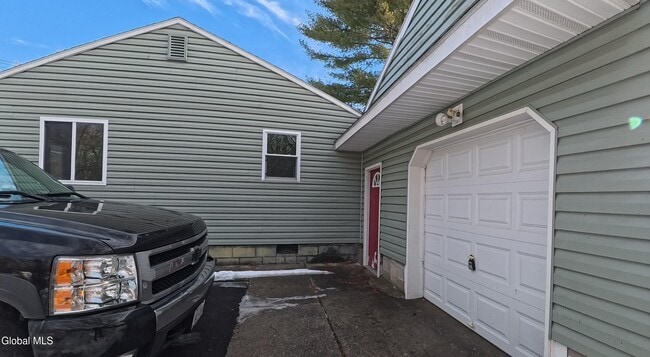 Building Photo - 190 Church Rd