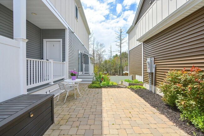 Building Photo - 18 Cleary Cir