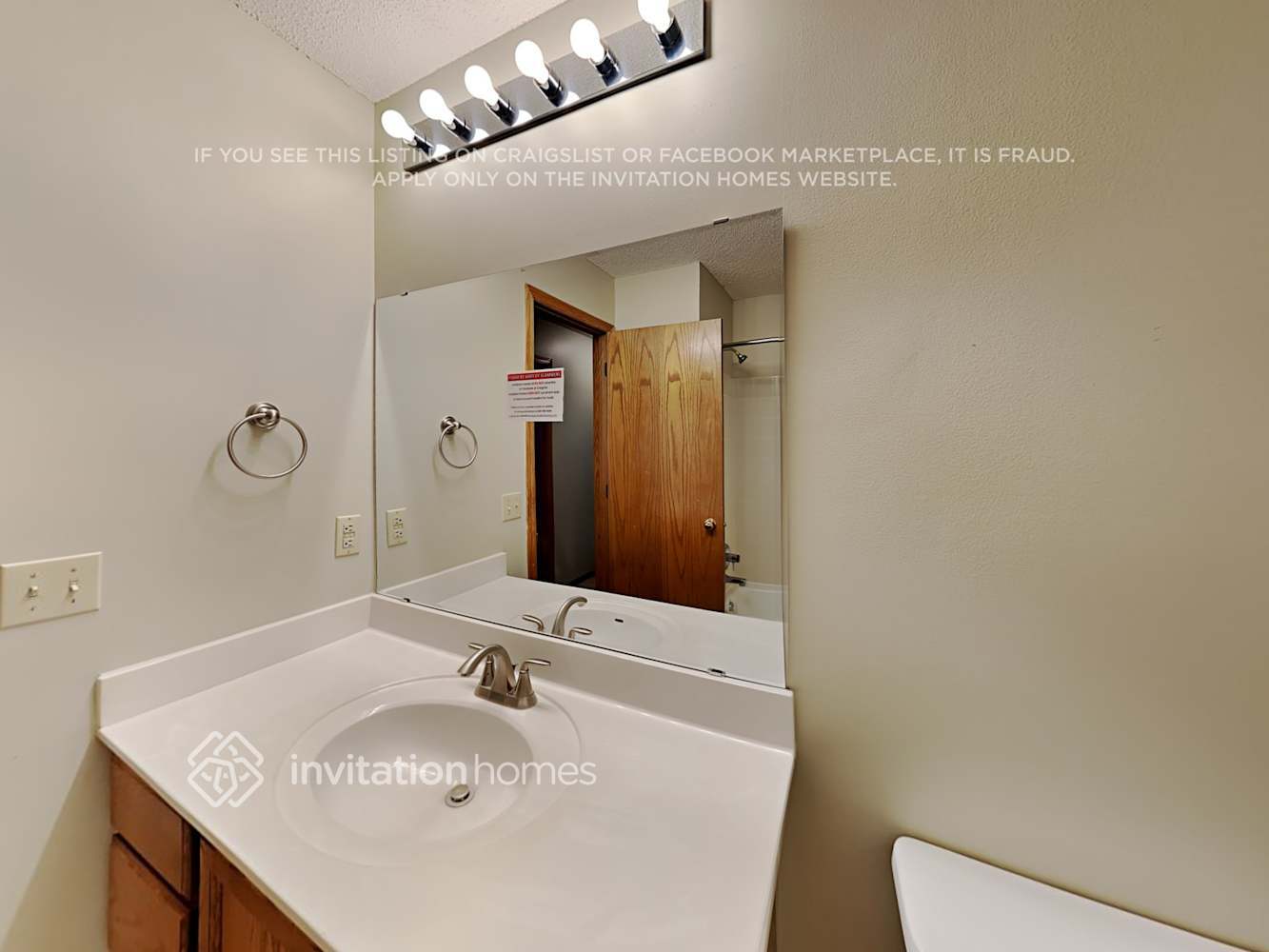 Building Photo - 3930 Zircon Ln N