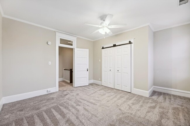 Building Photo - Newly Renovated: 4 Bed 2 Bath on 5th Stree...