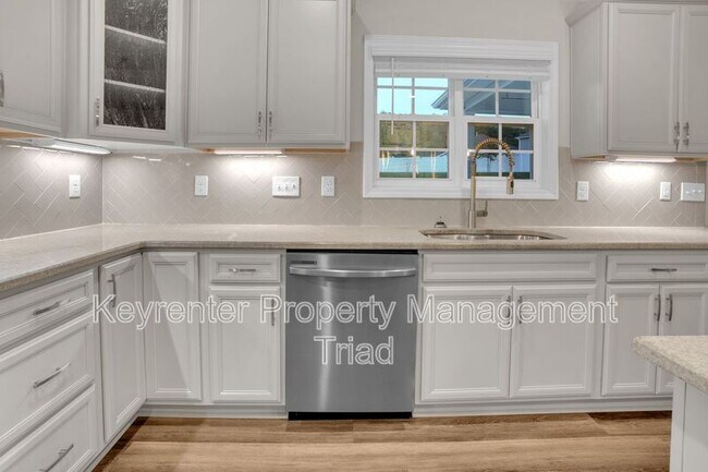 Building Photo - 5470 Noble View Dr