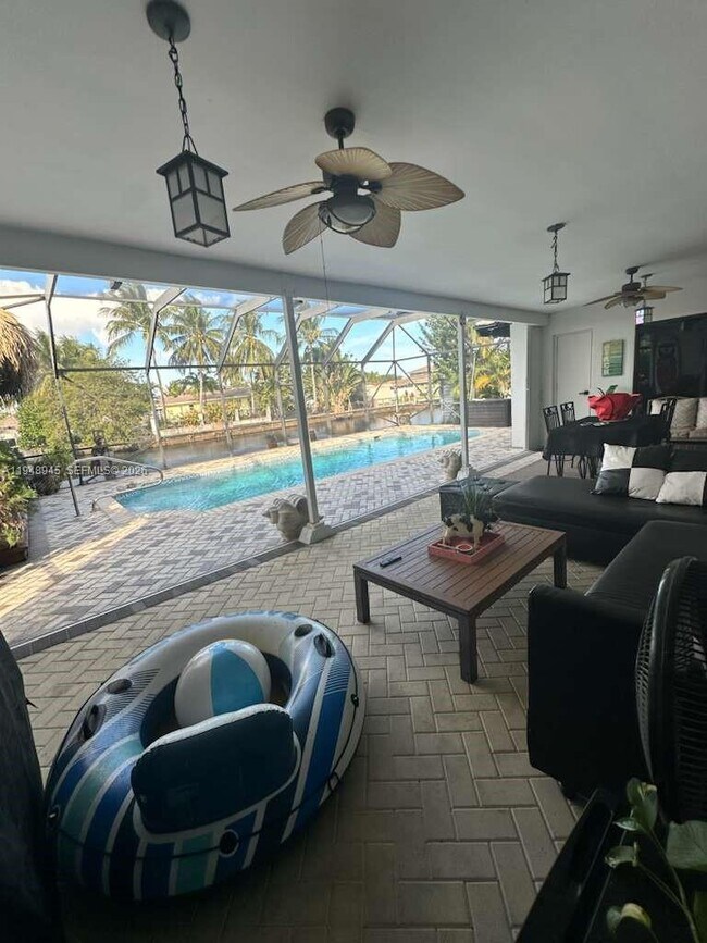 Building Photo - 2827 McKinley St