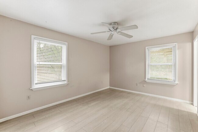 Building Photo - 7585 Skipper Ln