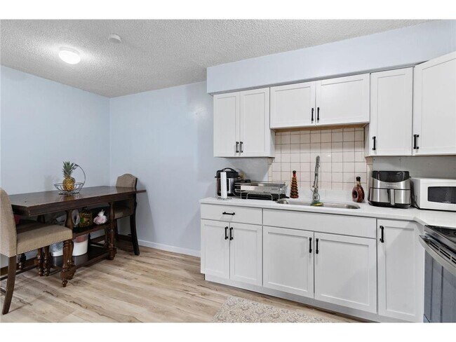 Building Photo - 4421 Cinnamon Ridge Cir