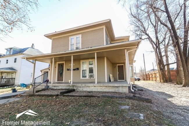 Primary Photo - 1019 Moro St