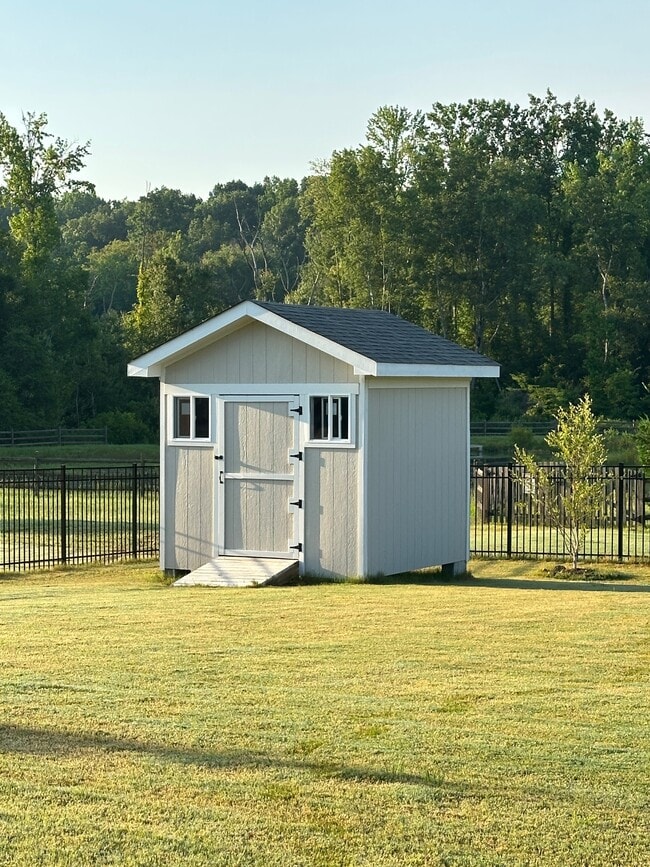 Building Photo - 2618 Snap Dragon Dr