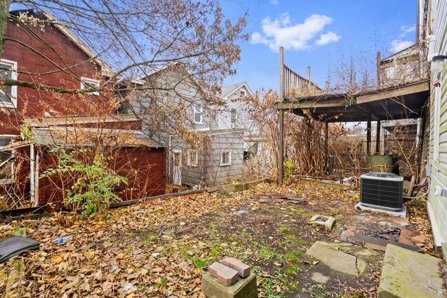 Building Photo - Renovated 3 Bed, 1 Bath Home in Hazelwood - Central AC, Convenient Location - Available Now!