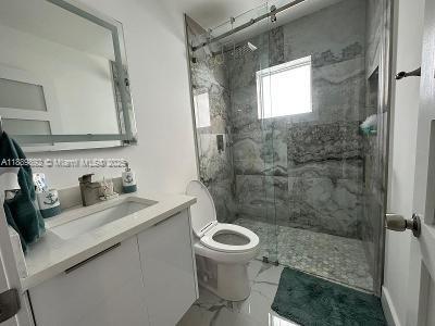 Building Photo - 1040 SW 142nd Ave