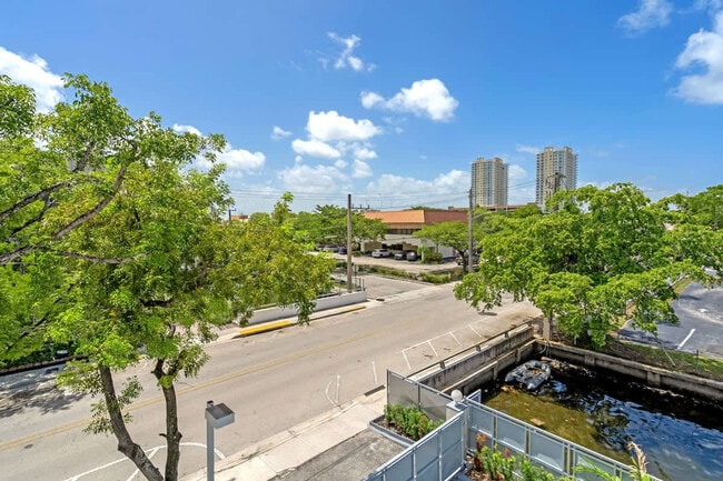 Building Photo - 468 Golden Isles Dr