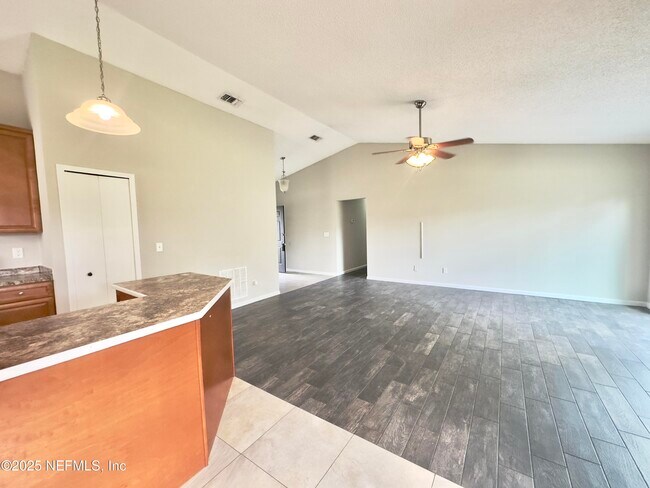 Building Photo - 8475 Seton Ct