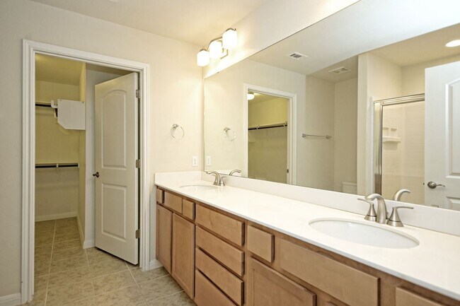 Building Photo - 213 Paint Creek Ln