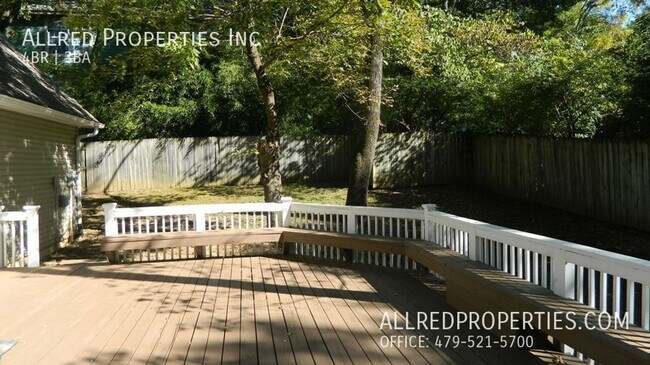 Building Photo - Spacious 4 Bed, 2.5 Bath Home in Prime Fayetteville Location With Lawn Care Included!